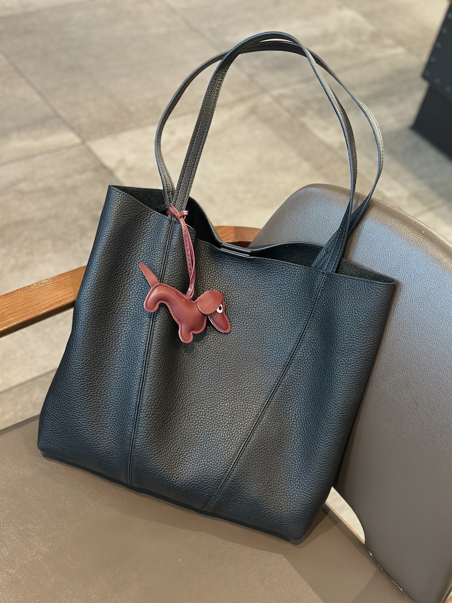 Top-grain Leather Tote Bag, High-end Feel, Large Capacity, Perfect For Commuting And Shopping, Casual And Minimalistic, Versatile Genuine Leather Mother-and-child Bag For Women - Image 8